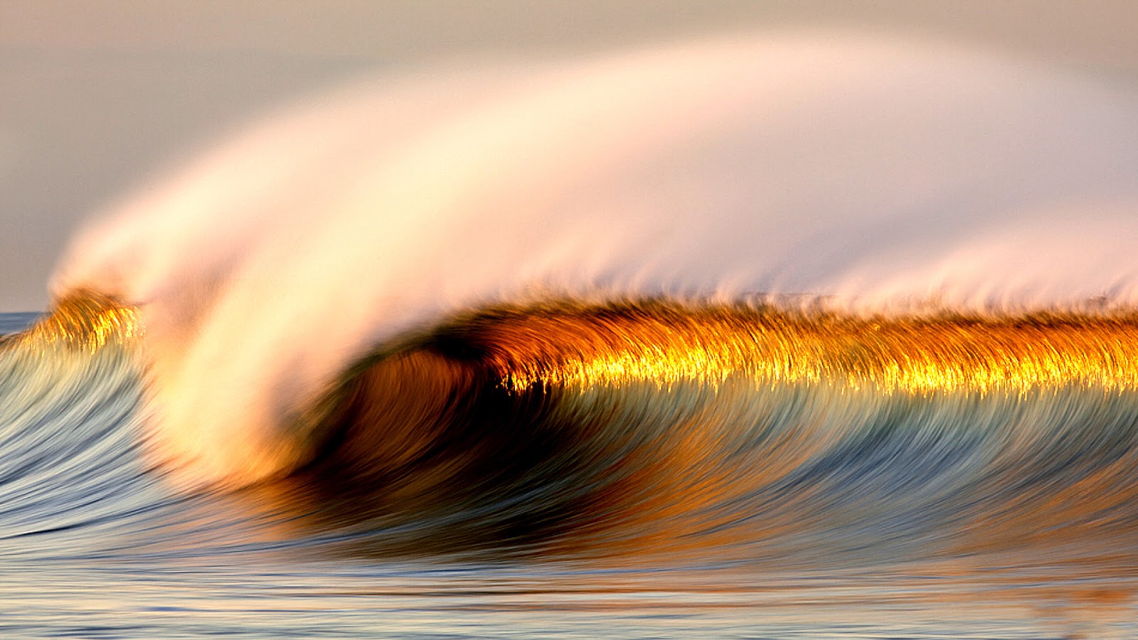 Beautiful Colors Water Waves Picture