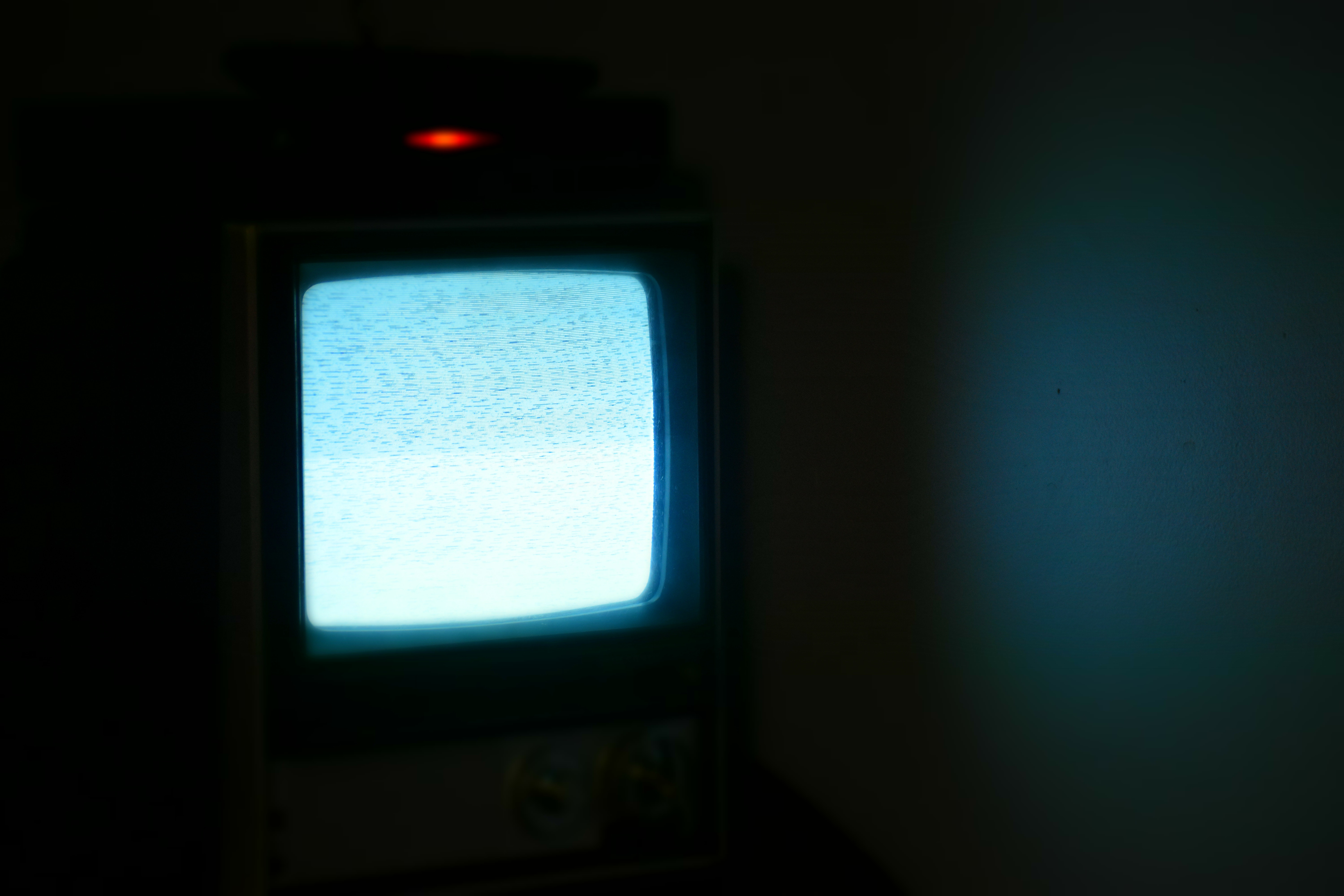 Old television with zoom